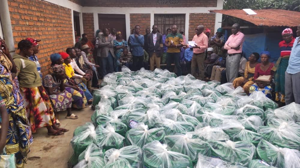 Distribution des intrants agricoles et des semences maraichères à 250 membre